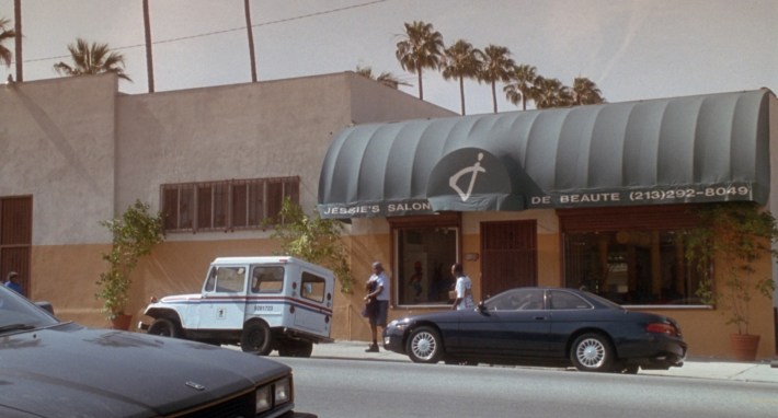 Jessie’s Salon. Screenshot via Columbia Pictures.